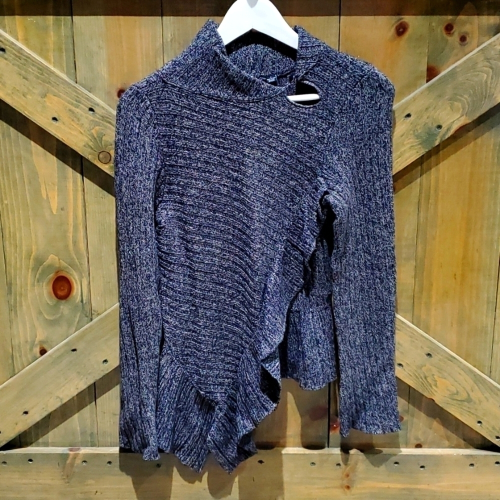 KNITED & KNOTTED SIZE SMALL KNIT SWEATER W RUFFLES